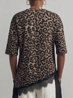 Retro Leopard-print Loose T-shirt With A Round Neck, Short Sleeves, And An Asymmetrical Lace Hem.